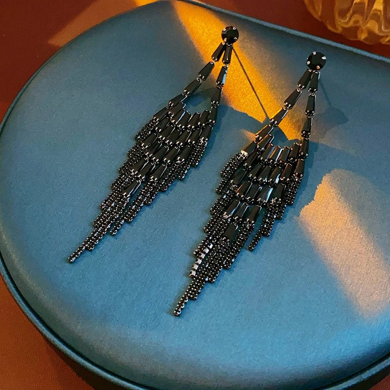 Maison Velvet -Minimalist Inlaid Rhinestone Dangle Earrings
