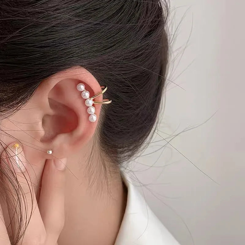 Maison Velvet — Pearl Glow Ear Cuff