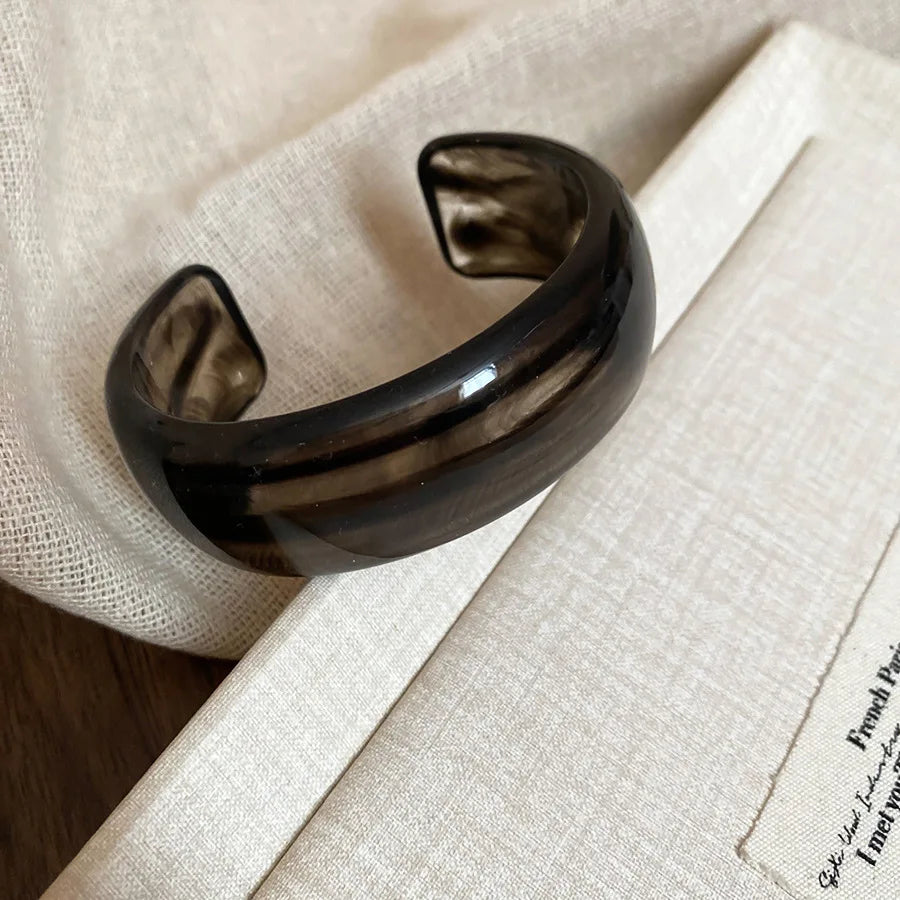 Maison Velvet — Luna Resin Bangle