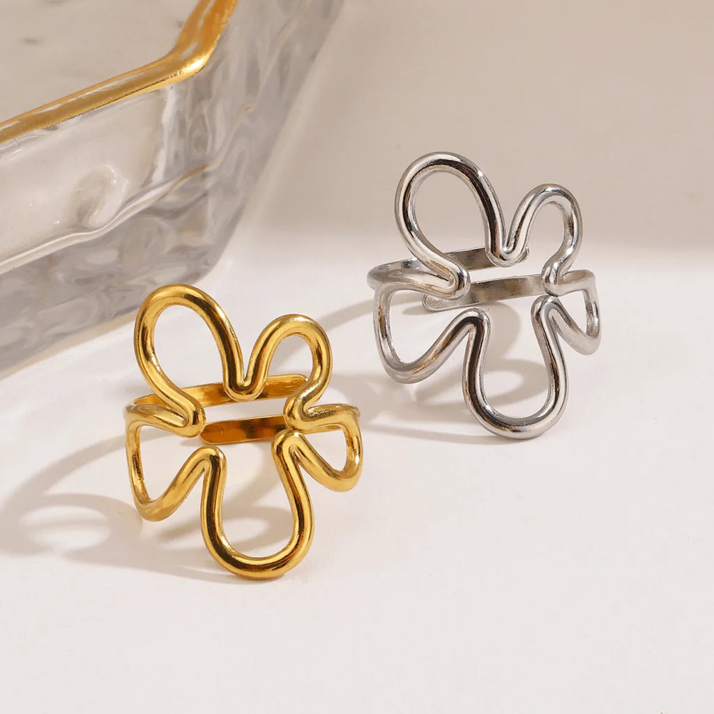 Maison Velvet — Bloom Elegance Ring 🤍