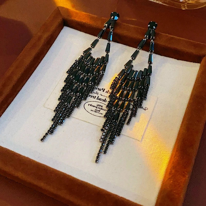 Maison Velvet -Minimalist Inlaid Rhinestone Dangle Earrings