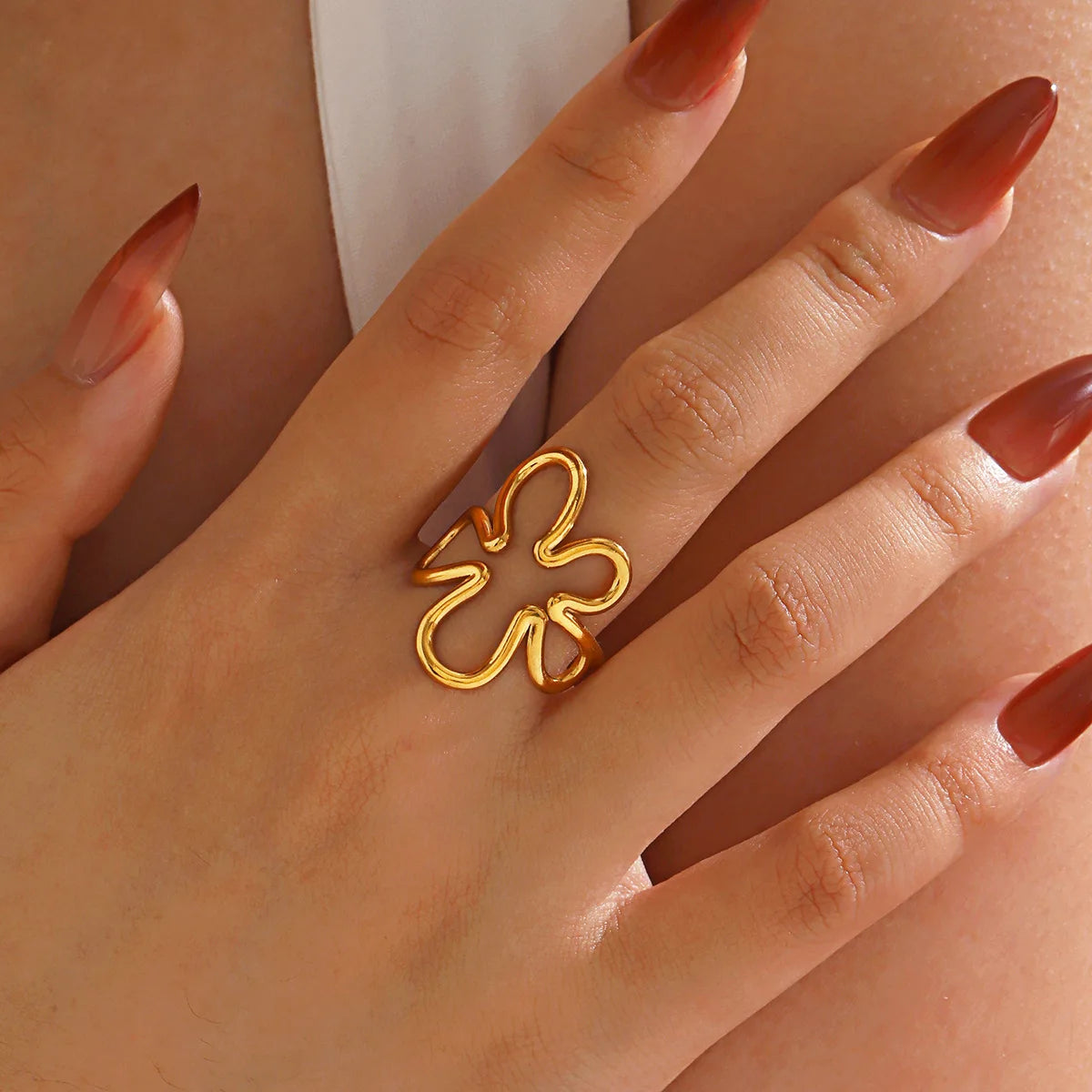 Maison Velvet — Bloom Elegance Ring 🤍