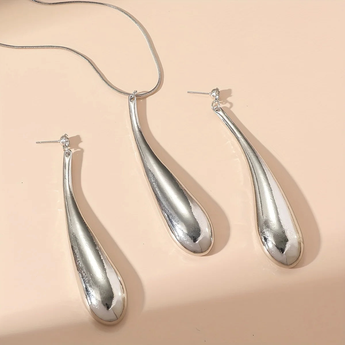Maison Velvet — Celestia Necklace & Earrings Set