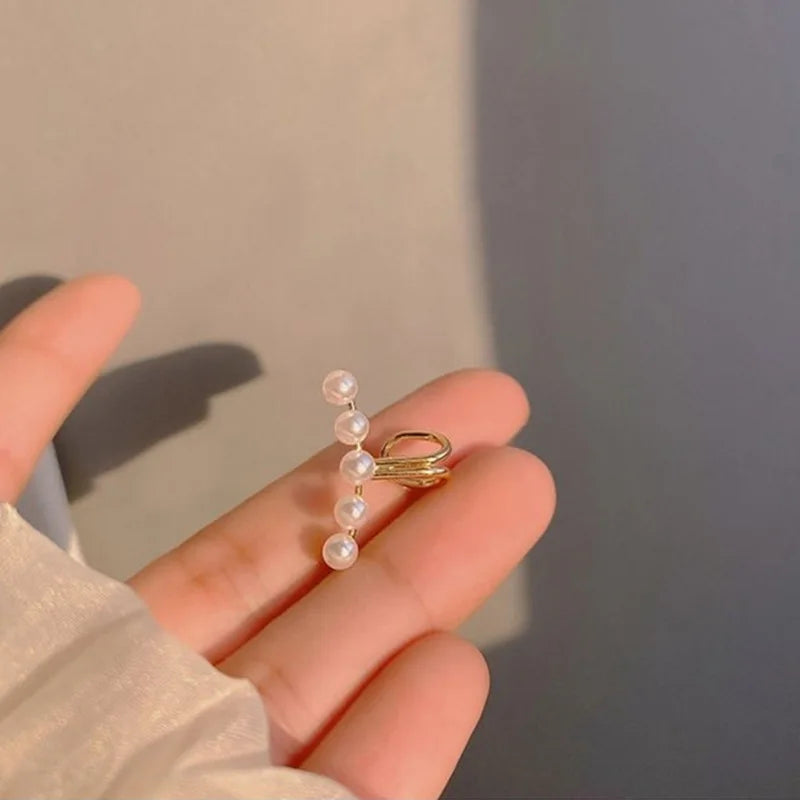 Maison Velvet — Pearl Glow Ear Cuff