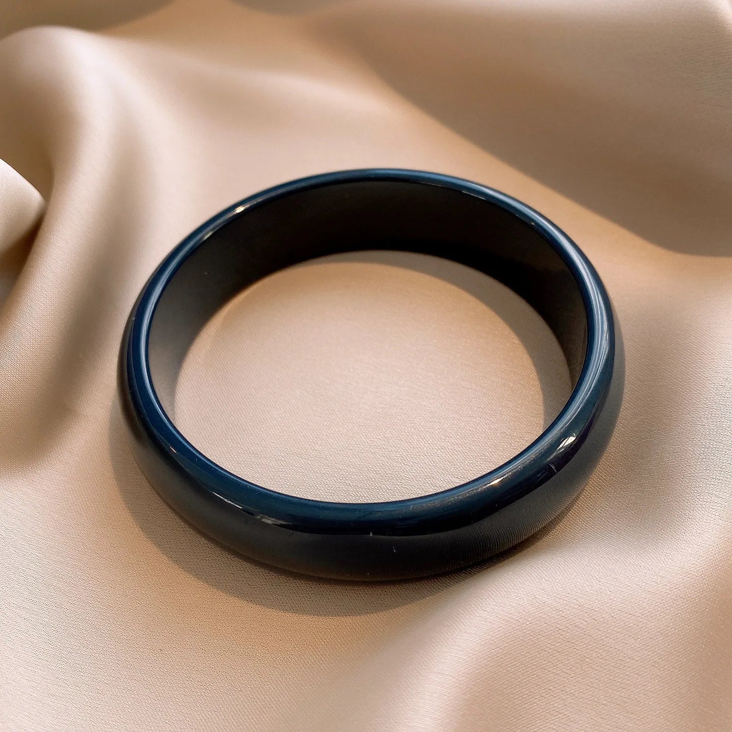 Maison Velvet — Luna Resin Bangle