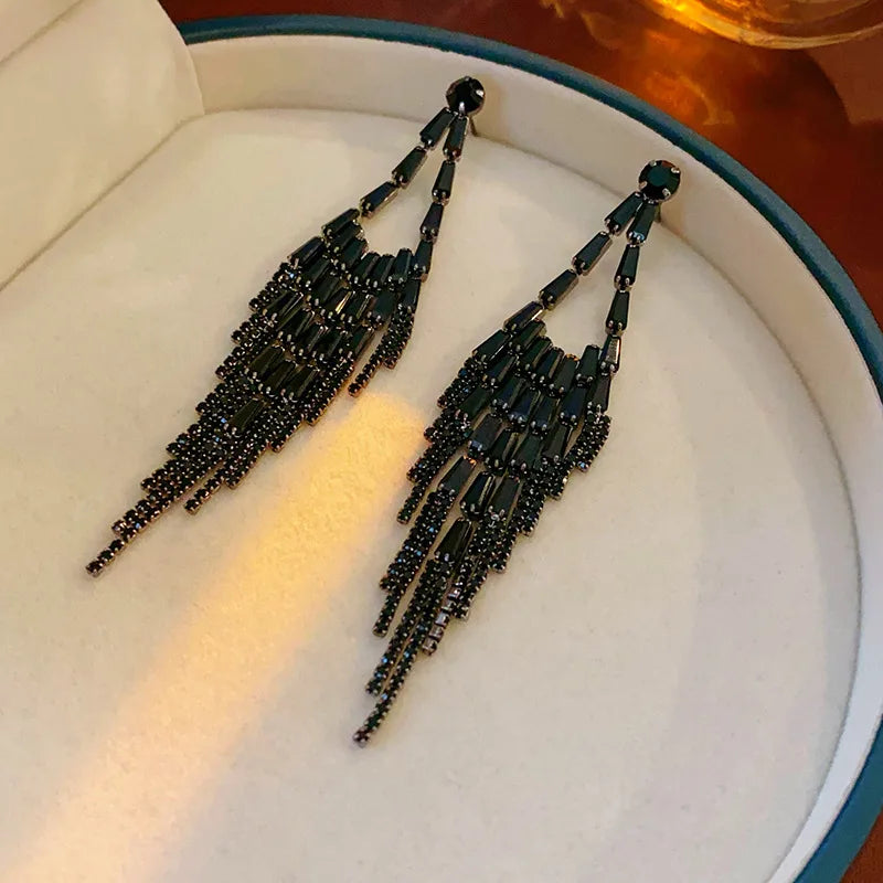 Maison Velvet -Minimalist Inlaid Rhinestone Dangle Earrings