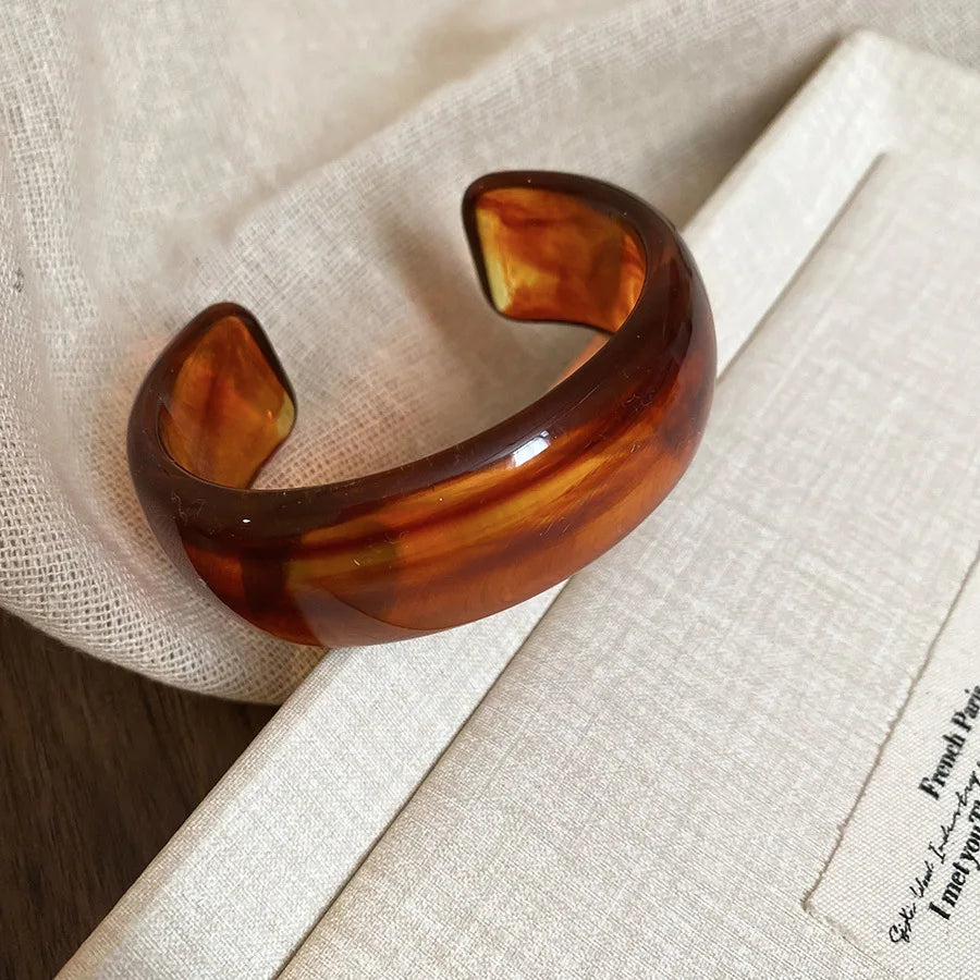 Maison Velvet — Luna Resin Bangle